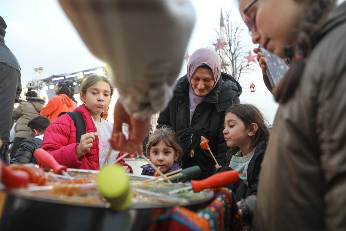 Bagcilarda ramazan ayi boyunca surecek etkinlikler icin plato kuruldu