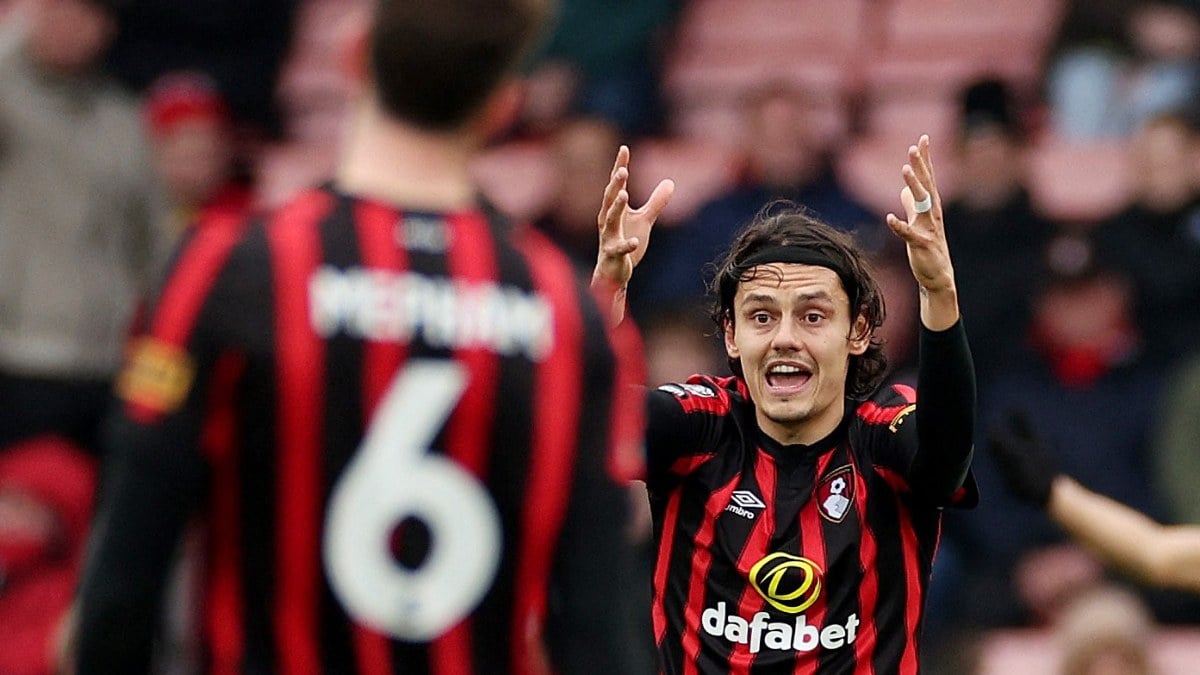 Enes Unaldan ilk gol Bournemouth 1 puani son dakikada aldi