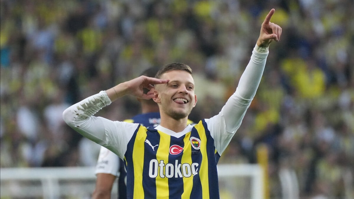 Fenerbahce Sebastian Szymanskinin bonservisini belirledi