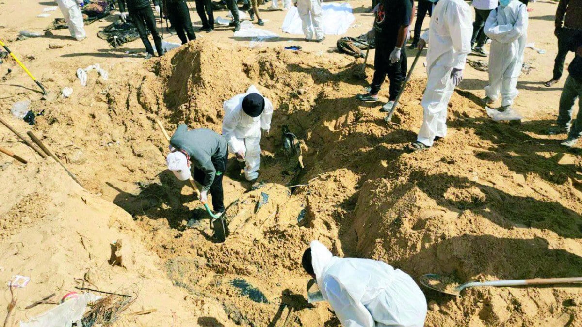 1713794339 870 Gazze Seridinde toplu mezar bulunmustu 73 ceset daha cikarildi