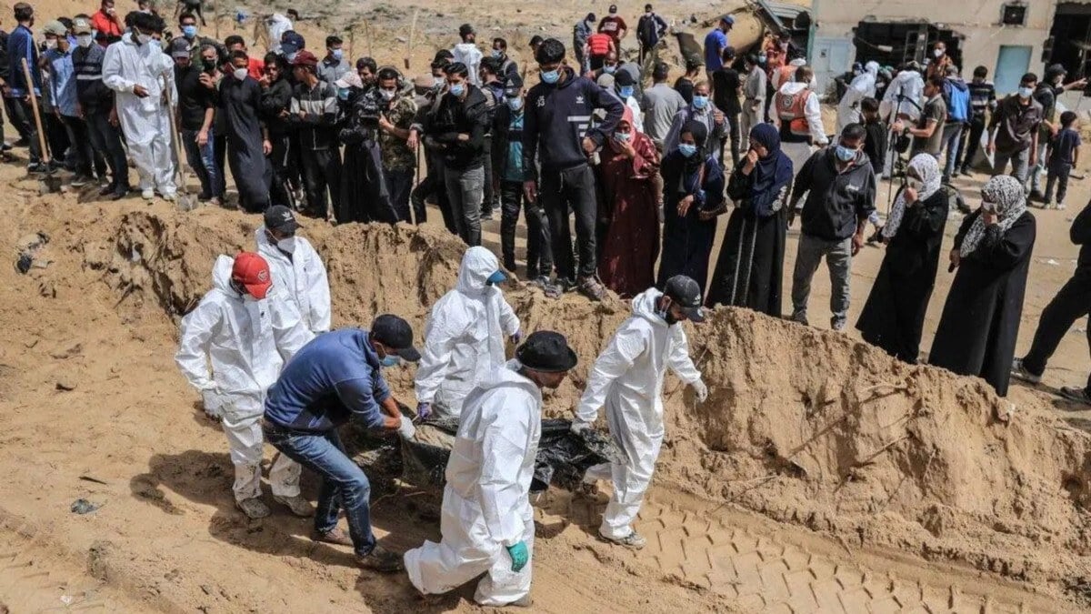 1713794343 755 Gazze Seridinde toplu mezar bulunmustu 73 ceset daha cikarildi