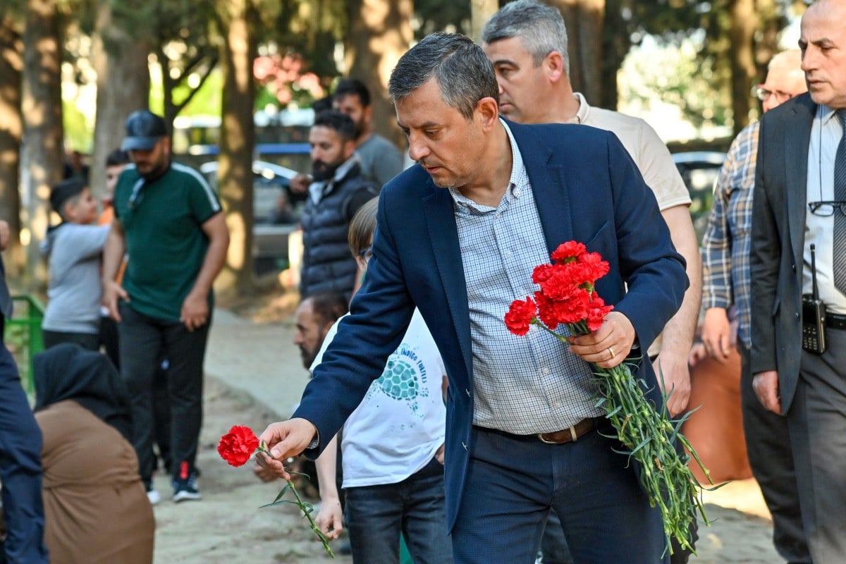 3 ameliyat geciren CHP Genel Baskani Ozgur Ozelin yeni imaji